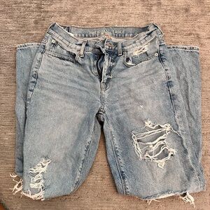 American Eagle Straight Leg Ripped Jeans | Size 2 Short